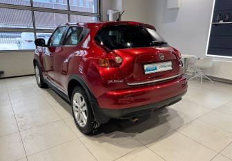 Подержанный автомобиль Nissan Juke 2011 года (6 фото)