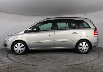 Подержанный автомобиль Opel Zafira Compactvan 2008 года (8 фото)