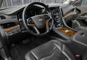 Подержанный автомобиль Cadillac Escalade Suv 2020 года (18 фото)