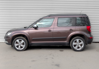 Подержанный автомобиль Skoda Yeti 2015 года (8 фото)