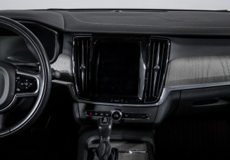 Подержанный автомобиль Volvo S90 2021 года (13 фото)