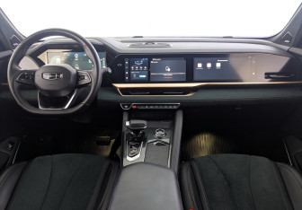 Подержанный автомобиль Geely Monjaro 2023 года (30 фото)