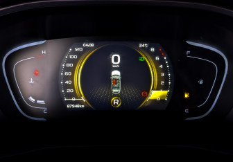 Подержанный автомобиль Geely Coolray 2023 года (13 фото)