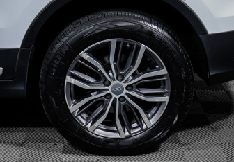 Подержанный автомобиль Geely Atlas Pro 2024 года (15 фото)