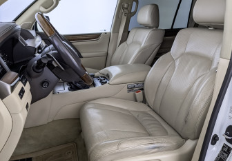 Подержанный автомобиль Lexus LX 2019 года (20 фото)