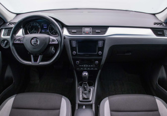 Подержанный автомобиль Skoda Rapid Liftback 2019 года (13 фото)