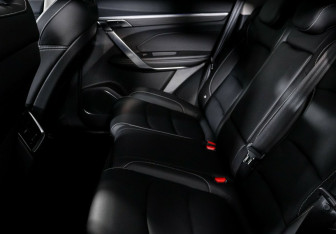 Подержанный автомобиль Geely Atlas Pro 2022 года (15 фото)