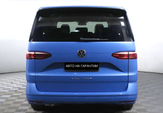 Подержанный автомобиль Volkswagen Multivan 2022 года (4 фото)