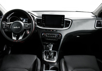 Подержанный автомобиль Kia Ceed Wagon 2021 года (9 фото)