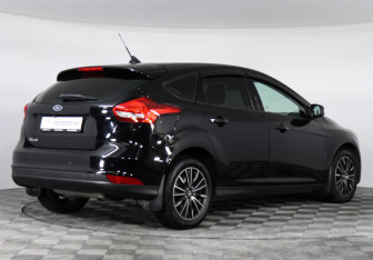 Подержанный автомобиль Ford Focus Hatchback 2018 года (5 фото)