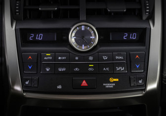 Подержанный автомобиль Lexus NX 2015 года (16 фото)