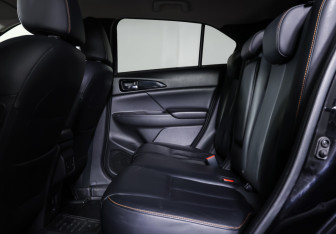 Подержанный автомобиль Mitsubishi Eclipse Cross 2018 года (12 фото)