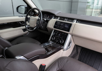 Подержанный автомобиль Land Rover Range Rover 2019 года (9 фото)