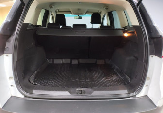 Подержанный автомобиль Ford Kuga 2013 года (14 фото)