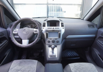 Подержанный автомобиль Opel Zafira Compactvan 2012 года (12 фото)