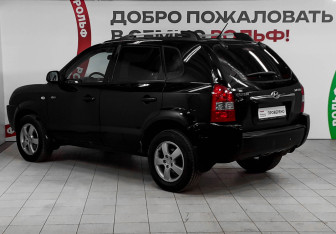 Подержанный автомобиль Hyundai Tucson 2007 года (6 фото)