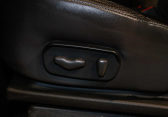 Подержанный автомобиль Nissan Pathfinder 2010 года (16 фото)