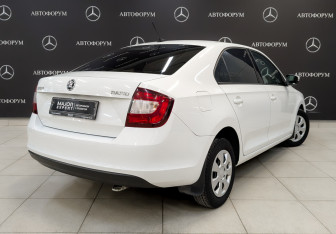 Подержанный автомобиль Skoda Rapid Liftback 2019 года (5 фото)
