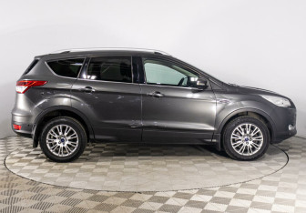 Подержанный автомобиль Ford Kuga 2016 года (4 фото)