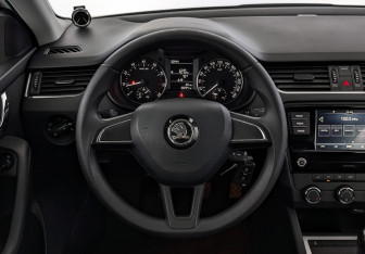 Подержанный автомобиль Skoda Octavia Liftback 2017 года (20 фото)