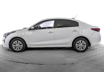 Подержанный автомобиль Kia Rio Sedan 2021 года (7 фото)
