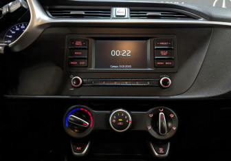 Подержанный автомобиль Kia Rio Hatchback 2021 года (16 фото)