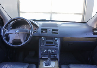 Подержанный автомобиль Volvo XC90 2010 года (12 фото)