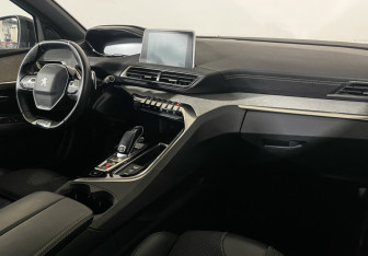 Подержанный автомобиль Peugeot 3008 2021 года (9 фото)