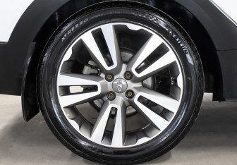 Подержанный автомобиль LADA (ВАЗ) Vesta Wagon 2019 года (24 фото)