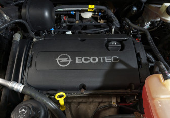 Подержанный автомобиль Opel Mokka 2013 года (9 фото)