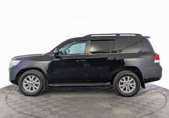 Подержанный автомобиль Toyota Land Cruiser Suv 2019 года (8 фото)