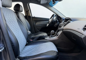 Подержанный автомобиль Chevrolet Cruze Sedan 2011 года (10 фото)