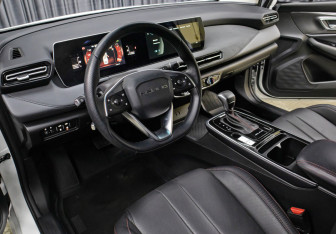 Подержанный автомобиль BAIC U5 Plus 2023 года (16 фото)