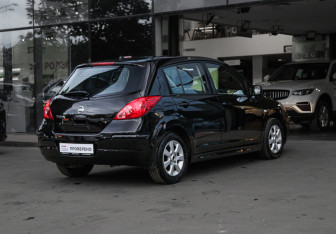 Подержанный автомобиль Nissan Tiida Hatchback 2012 года (4 фото)