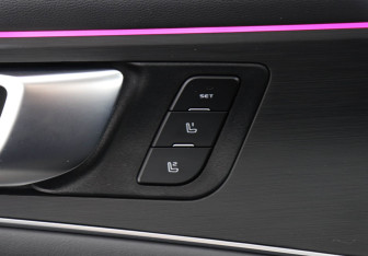 Подержанный автомобиль Changan UNI-K 2023 года (15 фото)