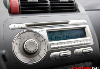 Подержанный автомобиль Honda Jazz 2008 года (16 фото)