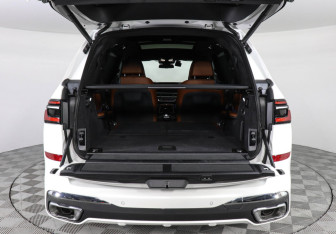 Новый BMW X7 2025 (9 фото)