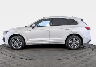 Подержанный автомобиль Volkswagen Touareg 2019 года (8 фото)