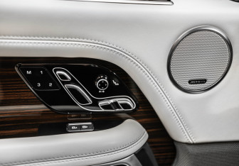 Подержанный автомобиль Land Rover Range Rover 2021 года (22 фото)