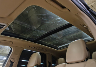 Подержанный автомобиль Porsche Cayenne 2011 года (23 фото)