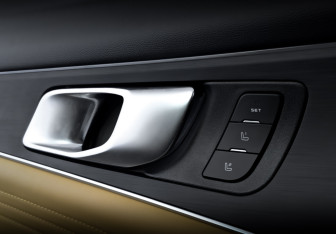 Подержанный автомобиль Changan UNI-K 2023 года (22 фото)