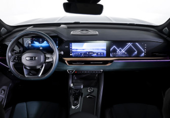 Подержанный автомобиль Geely Monjaro 2023 года (12 фото)