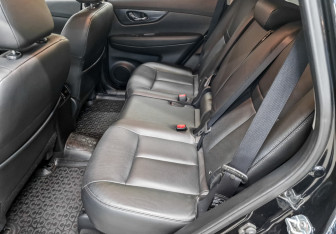 Подержанный автомобиль Nissan X-Trail 2017 года (12 фото)