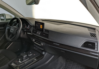 Подержанный автомобиль Audi Q5 2019 года (15 фото)