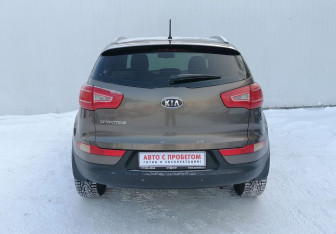 Подержанный автомобиль Kia Sportage 2012 года (6 фото)
