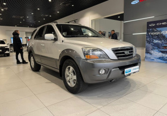Подержанный автомобиль Kia Sorento 2007 года (3 фото)