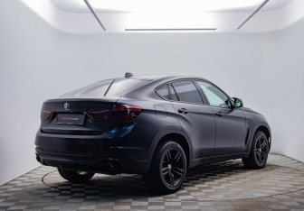 Подержанный автомобиль BMW X6 2016 года (5 фото)