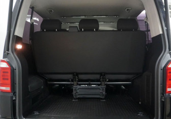 Подержанный автомобиль Volkswagen Caravelle 2017 года (15 фото)