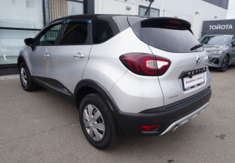 Подержанный автомобиль Renault Kaptur 2019 года (7 фото)