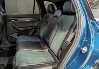 Подержанный автомобиль Geely Monjaro 2023 года (29 фото)